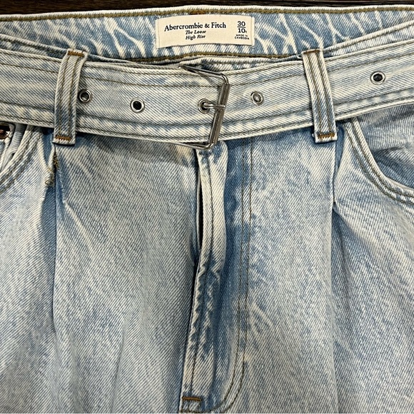 Abercrombie & Fitch The Loose High Rise Belted Jeans 30 10 Denim Light Baggy - Picture 10 of 15